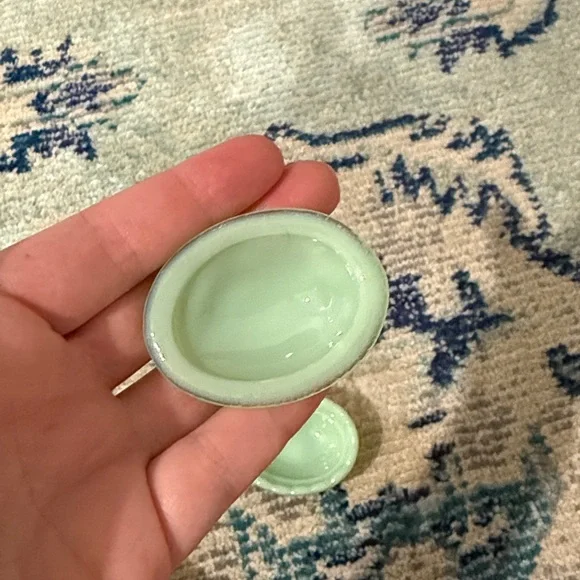 Mini Jadeite Hen on the Nest - Picture 5 of 5